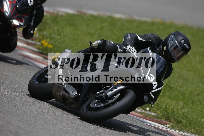 /Archiv-2024/29 12.06.2024 MOTO.CH Track Day ADR/Gruppe gelb/34